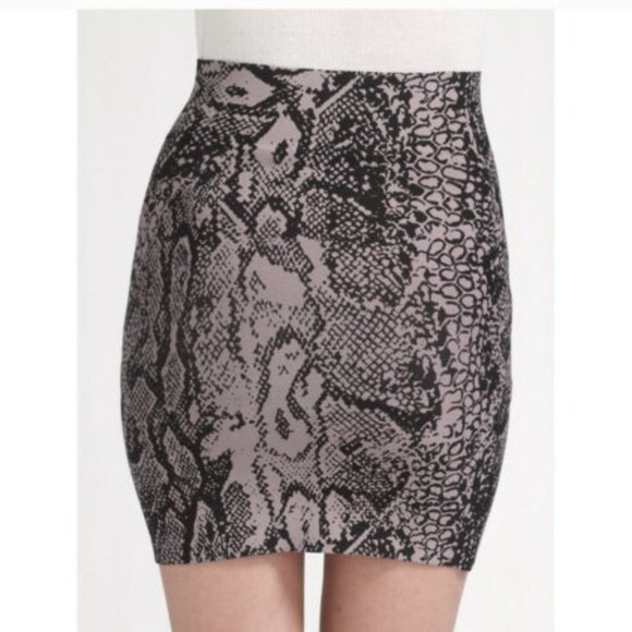 BCBGMaxAzria Dresses & Skirts - BCBG Snakeskin M Skirt Straight Pencil Gray Black